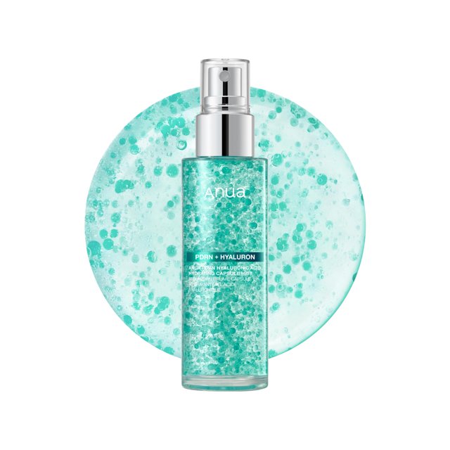 Spray Facial Serum ANUA PDRN Ácido Hialurónico 100 ml Mist centered front-facing clear pump bottle with silver sprayer and clear cap, turquoise gel mist with visible microcápsulas and label reading PDRN + Hyaluron; circular turquoise textured backdrop suggests ultrafine hydrating mist and dewy, efecto piel de vidrio; apto para todo tipo de piel y uso como refresco rápido tras ejercicio.