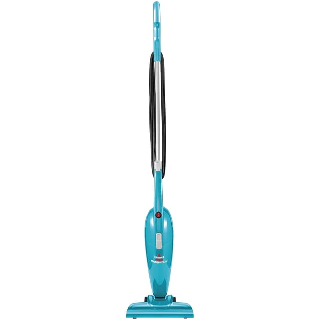 bissell featherweight stick aspiradora ligera sin bolsa con bissell bissell aspiradora stick vista frontal, color turquesa con tubo plateado y cable negro enrollado, base plana para pisos duros y botón rojo en el cuerpo; a menudo usada para limpiezas rápidas en departamentos pequeños.