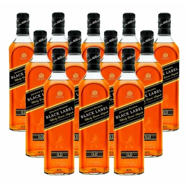 pack de 12 whisky johnnie walker black label 12 years 750ml imp — paquete de 12 botellas de 750 ml, vista frontal centrada; botellas altas y rectangulares con líquido ámbar, etiqueta diagonal negra con texto y medallón dorado, tapa negra y cuello corto. Adecuado para maridar con carnes rojas a la parrilla, acompañar tabacos finos y usar en cócteles clásicos.