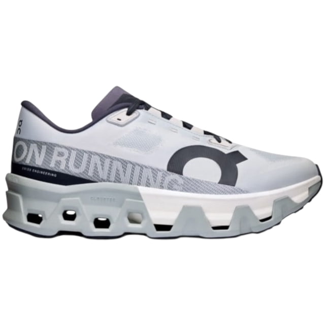 tenis deportivos on cloud cloudmonster hyper glacier Tenis deportivos gris glaciar, vista lateral derecha con suela CloudTec® de alto volumen y cavidades visibles, Speedboard® de nylon integrado, espuma Helion™ Hyperfoam en la entresuela, upper técnico ultraligero con malla ventilada y logo On en costado; ideal para corredores neutros que buscan propulsión, amortiguación reactiva y ligereza, y también apto para sesiones de entrenamiento en gimnasio o intervalos.