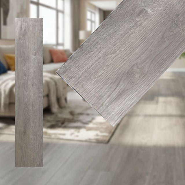 piso spc gris encino texturizado 1220×230×6mm trafico pesado 10 piezas — tabla SPC gris encino con acabado texturizado tipo madera, vista frontal y detalle del canto que muestra 6 mm de grosor y sistema clic para instalación; ambientada en sala minimalista, caja con 10 piezas cubre 2.8 m², adecuada también para renovaciones rápidas en oficinas o pasillos con alto tránsito.