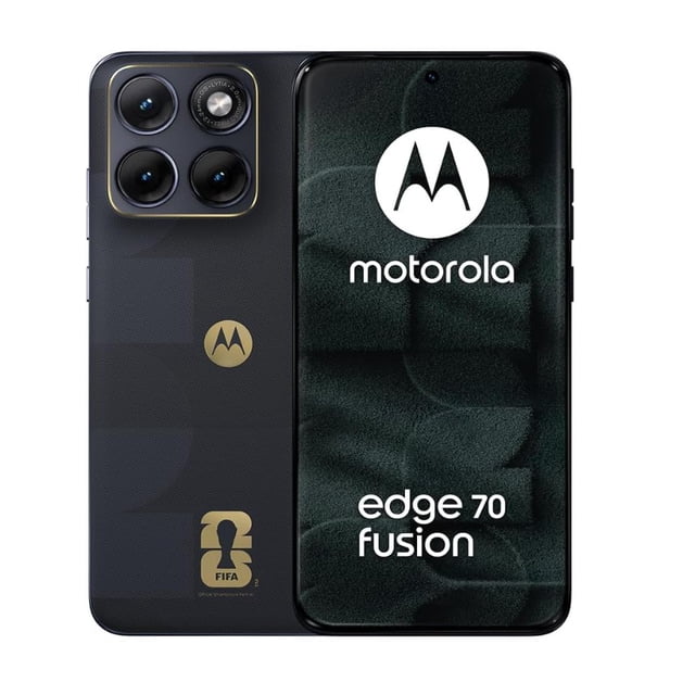 motorola edge 70 fusion fifa world cup 26 256gb 8gb negro vista frontal y trasera centrada; pantalla pOLED 6.78” Super HD 144Hz con logo Motorola, parte trasera negra mate con emblema dorado FIFA World Cup 26, módulo de tres cámaras redondas (50 MP principal, 13 MP ultra gran angular/macro) y logotipo circular; edición temática, 5G, Dual SIM y carga TurboPower 68W; a menudo usado como pieza de colección para fans en viajes.