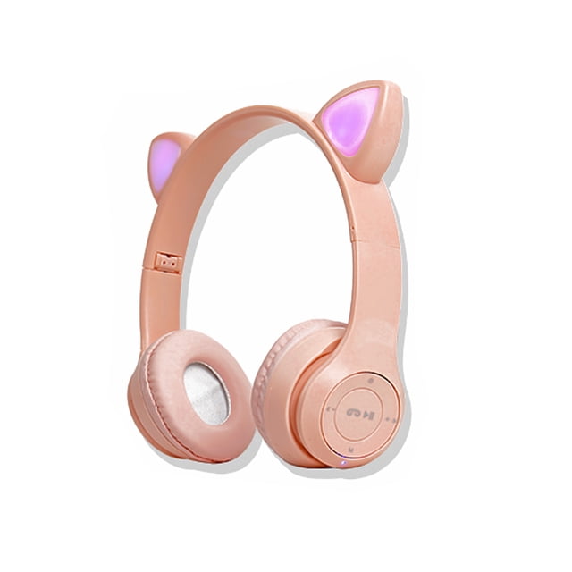 audífonos bluetooth con orejitas de gato link bits p47m rosa — audífonos plegables supraaurales rosa con orejas iluminadas y acabado brillante, almohadillas acolchadas, controles físicos en la copa derecha, puerto micro USB y entrada 3.5mm; Bluetooth 5.0, Radio FM y reproductor micro SD. Vista 3/4 sobre fondo blanco, adecuados para viajar y llamadas manos libres.