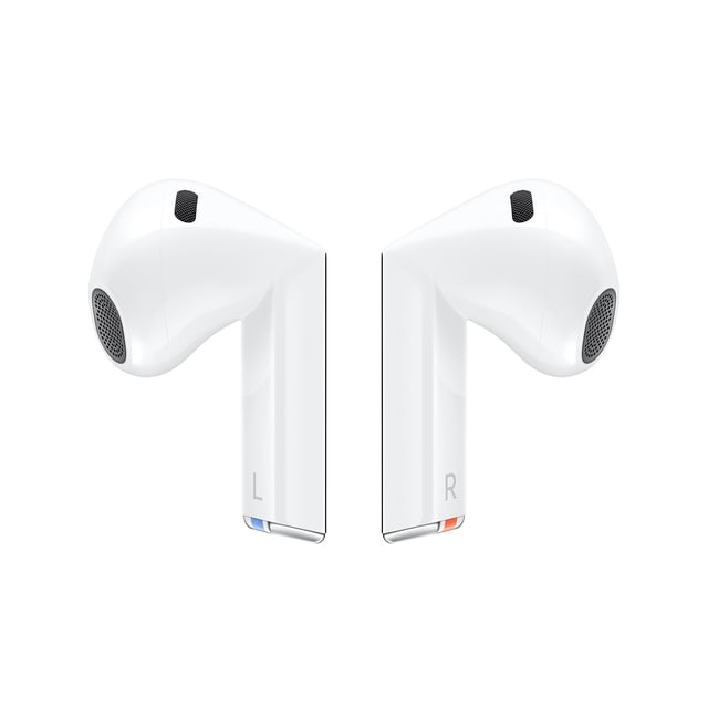 auriculares samsung galaxy buds 3 ai true wireless blancos reacondicionados Auriculares in ear blancos, vista frontal de ambos buds en posición vertical con vástagos cortos, rejillas de altavoz y orificios de micrófono visibles y marcas L/R en los tallos, acabado brillante; a menudo usados también como opción compacta para guardar audífonos pequeños durante viaje.
