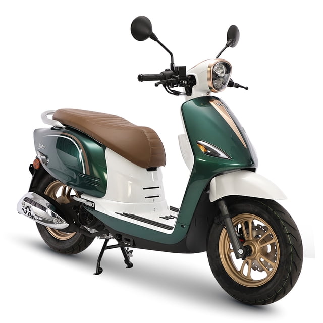 motocicleta letbe scooter neon 125 verde oscuro 2026 vista 3/4 frontal sobre fondo blanco, scooter retro con carrocería verde oscuro y guardabarros blanco, asiento marrón acolchado, llantas doradas, manillar con espejos redondos y faro LED circular; visible iluminación LED frontal, panel digital y toma USB según la ficha, ABS delantero y control de tracción indicados. Su tamaño compacto la hace adecuada para traslado urbano y guardado en espacios reducidos.