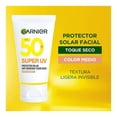thumbnail image 4 of Protector solar facial Garnier Skin Active antioleosidad toque seco crema tono medio fps 50+ con vit c 40 ml, 4 of 4