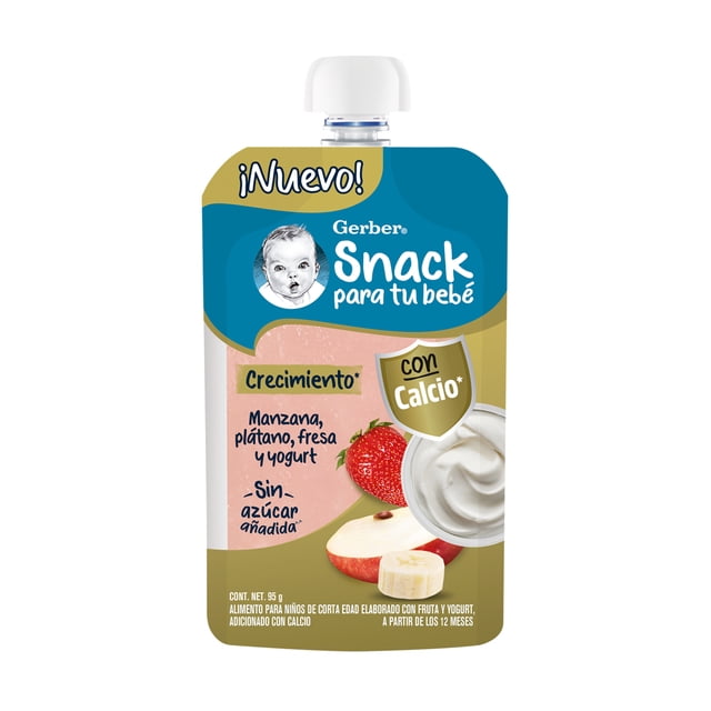 pouch nestle gerber manzana, plátano, fresa y yogurt 95 g nuevo snack bebé pouch frontal con boquilla blanca; empaque flexible con área azul y dorada que indica 'Crecimiento' y 'con calcio', ilustraciones de manzana, plátano y fresa junto a una porción de yogurt y el rótulo 'sin azúcar añadida'.