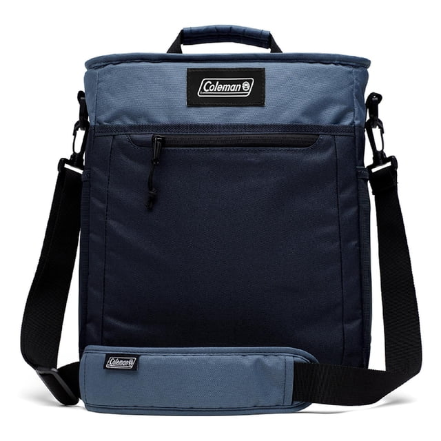 hielera flex lonchera transltr soft cooler 16 latas coleman azul estándar frontal centrado; hielera convertible Coleman para 16 latas con cuerpo azul marino y parte superior azul claro, logo Coleman visible, correa de hombro negra acolchada y extraíble que permite usarla como mochila, asa superior, bolsillo frontal con cremallera y bolsillos laterales; especificaciones indican aislamiento TempLock™ y revestimiento antimicrobiano. A menudo se usa también para transportar snacks y utensilios personales en excursiones.