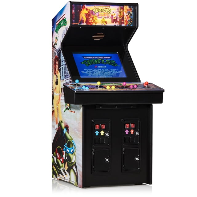 mini arcade numskull quarter arcades teenage mutant ninja turtles réplica a escala 1/4, vista frontal 3/4 del gabinete de madera con marquesina iluminada y arte oficial de Konami, pantalla espejo mostrando la ROM original de TMNT, panel de control con cuatro joysticks y botones de colores, laterales con ilustraciones de las tortugas, base con puertas de acceso y altavoces de 3 W; altura aproximada 17 pulgadas, batería recargable incluida; adecuada también como pieza de exhibición retro para coleccionistas.