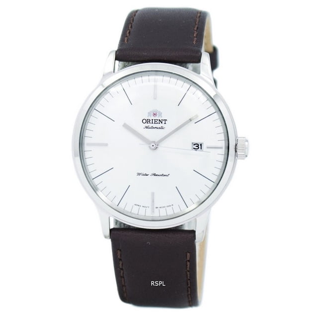 orient 2nd generation bambino version 3 classic automatic fac0000ew0 tac0000ew0 men's watch Reloj para hombre Orient Bambino V3 con esfera blanca, vista frontal centrada; caja redonda de acero pulido, índices lineales y agujas de bastón, ventana de fecha a las 3 y calibre F6724 en ficha técnica. Correa de piel marrón con pespuntes; fondo blanco.