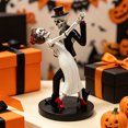 thumbnail image 3 of Figura de pareja de esqueletos bailando del Día de Muertos, estatua de amantes góticos para bodas de Halloween, escultura romántica de novios para decoración de escritorio o estante., 3 of 8