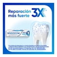 thumbnail image 3 of Pasta dental Sensodyne para sensibilidad repara y protege 100 g, 3 of 9