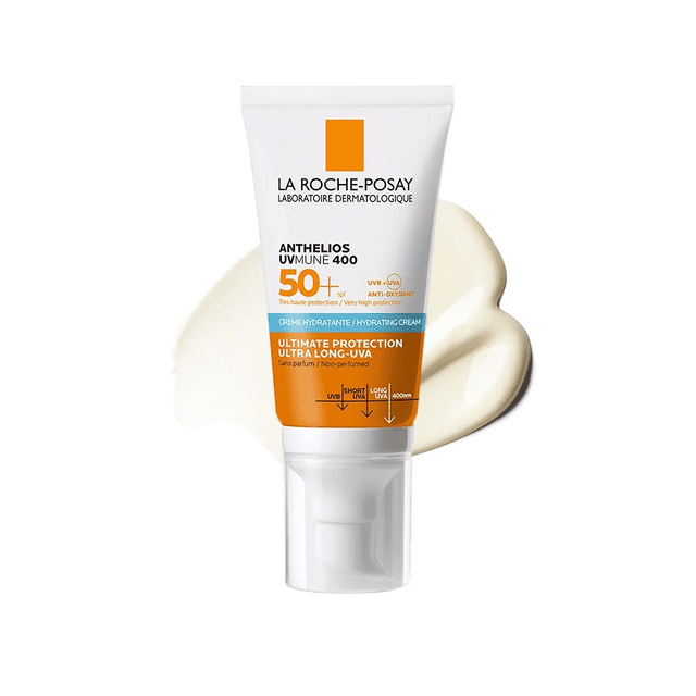 protector solar la roche posay anthelios uv mune 400 toque seco facial para piel grasa fps50 50ml tubo blanco con etiqueta naranja y dispensador, vista frontal centrada mostrando '50+'; textura crema no grasa color marfil visible detrás, protección diaria de amplio espectro contra UVA y UVB según especificaciones; también se usa habitualmente como base ligera antes del maquillaje.