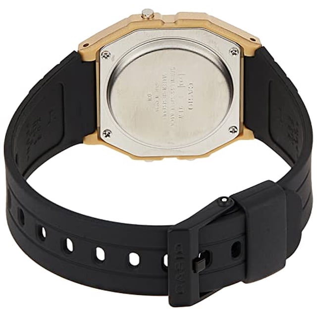 reloj casio collection para adultos unisex f-91wm-9aef casio casio vista trasera centrada con caja octogonal dorada, tapa trasera de acero inoxidable atornillada y correa de resina negra con hebilla y ojales perforados, enfoque en cierre y unión de caja.