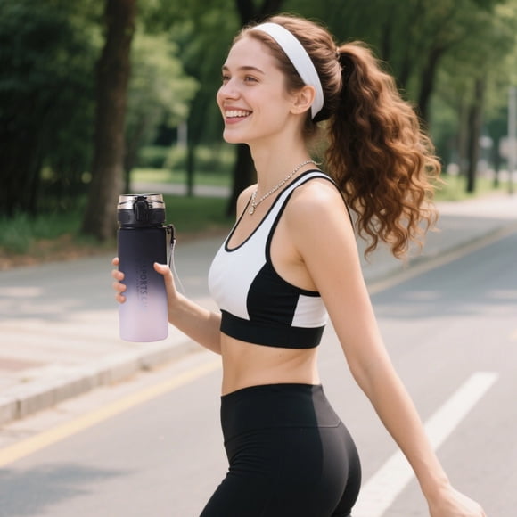 Botella de agua deportiva de gran gradiente 600ml/800ml | Plástico de PC a prueba de fugas | Tapa abatible de un botón, correa de transporte | Vaso portátil recto para hombres y mujeres | Blanco