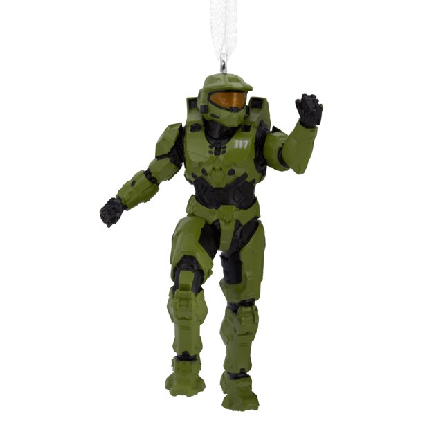 adorno navideño hallmark halo master chief character colgante de resina, vista frontal centrada de Master Chief en armadura verde oliva con visor dorado y detalles negros, número 117 en el pecho, lazo blanco para colgar, aprox. 2.25 x 3.25 x 2 pulgadas; adecuado para decorar el árbol o regalar a fans de Halo.