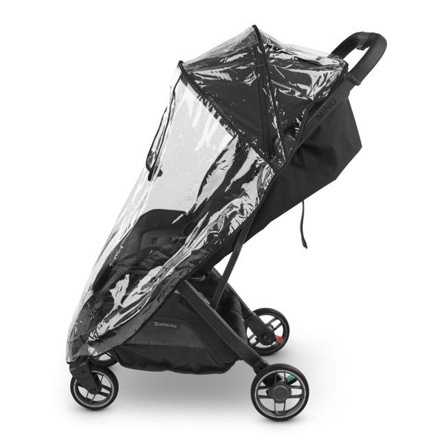 protector de lluvia para cochecito uppababy minu v3, impermeable y ventilado Cubierta transparente de PVC sobre un Minu V3 en vista lateral 3/4; silueta del asiento y chasis visibles, ventana frontal para fácil acceso, fijación rápida y rejillas laterales de ventilación para flujo de aire; diseñado para proteger del viento y la lluvia; también suele usarse para paseos cortos en clima variable.