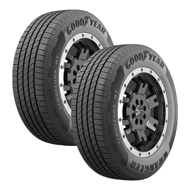 paquete de 2 llantas 235/65 r17 goodyear wrangler territory ht 108h dos llantas 235/65 R17 Goodyear Wrangler Territory HT 108H en vista 3/4 frontal; flanco negro con marca Goodyear visible, banda de rodamiento con canales anchos que favorecen agarre en suelo mojado y diseño orientado a comodidad y kilometraje para SUVs y camionetas ligeras.