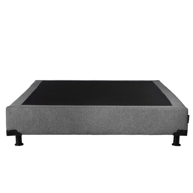 box base cama matrimonial dicasa rivo Gris Noche, vista frontal centrada de base matrimonial tapizada en tela gris oscuro con superficie interior negra, estructura rectangular baja con 6 patas metálicas de aproximadamente 10 cm y esquineros de plástico visibles; producto armado, altura total aproximada 30 cm, sirve como base para cualquier colchón y también puede usarse como soporte adicional en habitaciones de visita.