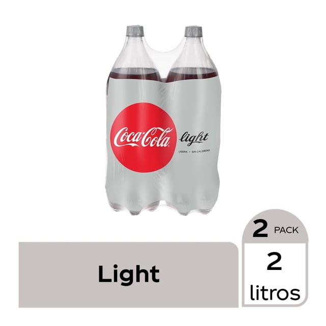 refresco coca cola light 2 botellas de 2 l c/u Pack de dos botellas PET frontales de 2 litros cada una, etiqueta plateada con logo rojo Coca‑Cola y texto 'light', líquido oscuro visible, tapas grises y envoltura plástica que las une; ideal para acompañar comidas y reuniones.