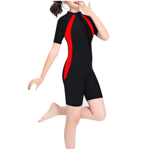 odeerbi 7-15 años traje de baño de entrenamiento atlético de una pieza para niñas traje de baño de surf para niñas ropa de playa bonita traje de baño rojo y negro de una pieza con cremallera frontal, vista frontal centrada hasta el muslo; silueta tipo short con mangas cortas, paneles laterales rojos en tejido de poliéster liso y elástico y forro en el escote; fondo blanco de estudio, adecuado para entrenamiento acuático y actividades en la playa; frecuentemente usado también como mono corto deportivo para clases de natación.