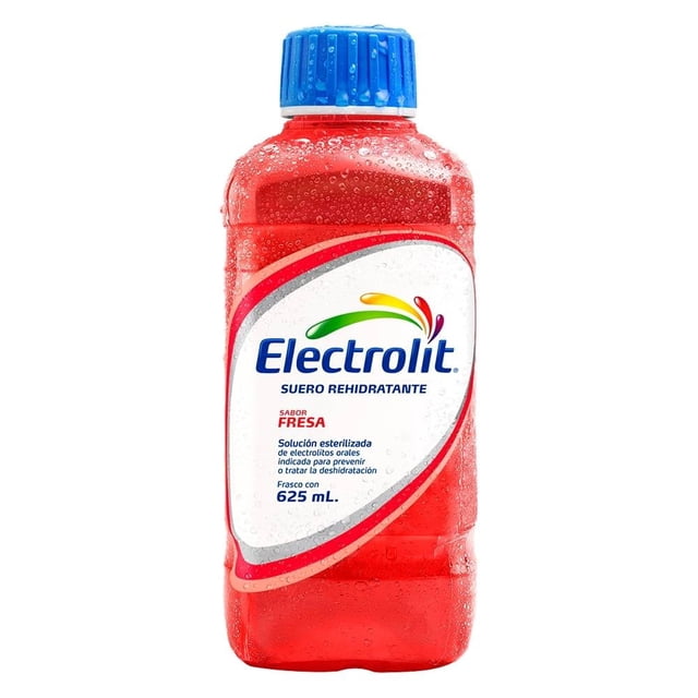 suero rehidratante electrolit sabor fresa 625 ml, vista centrada de botella plástica roja con tapa azul y etiqueta blanca que muestra el logo Electrolit, el texto 'suero rehidratante' y '625 mL', superficie con gotas visibles. A menudo se utiliza como bebida de hidratación para actividades diarias.