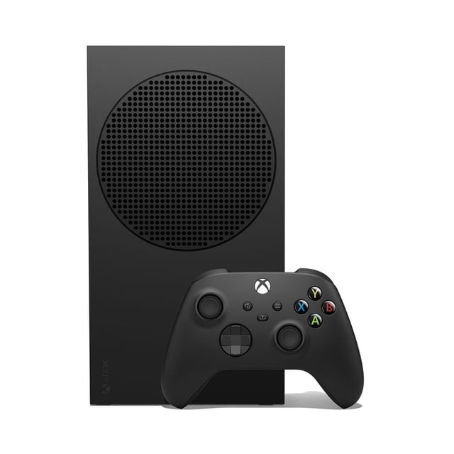 consola series s xbox microsoft carbon black 1tb consola Xbox Series S color negro carbon black, vista frontal vertical centrada con rejilla circular superior y control inalámbrico negro delante; diseño compacto, SSD de 1TB para almacenamiento rápido, capacidad de jugabilidad de hasta 120 FPS, Quick Resume y ray tracing Direct‑X acelerado por hardware, compatible con juegos digitales de cuatro generaciones. A menudo usada como centro de entretenimiento para transmitir juegos.