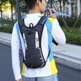 thumbnail image 1 of Mochila de Hidratación para Senderismo, Running y Ciclismo: Depósito de Agua de 2 Litros, Correas Ajustables, Detalles Reflectantes, Bolsillo de Malla y Diseño Ligero de Poliéster para Deportes Al Ai, 1 of 7