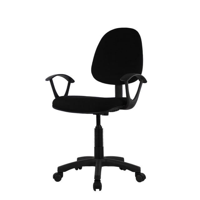silla de oficina secretarial giratoria 009 negro — Silla secretarial JM-009 negro, vista frontal 3/4; respaldo alto y asiento acojinados tapizados en tela tipo pliana unidos por soporte plástico flexible, descansabrazos orgánicos y base estrella plastificada de 5 patas con pistón neumático y ruedas 360°. Adecuada para trabajo de escritorio y uso ocasional en home office.