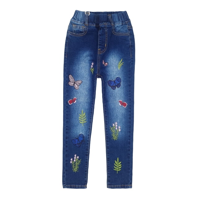 vaqueros con bolsillos verticales y botones de colores con cintura elástica y volantes para niñas,kidscool space,10-11 años Pantalón vaquero azul para niña, vista frontal centrada; cintura elástica y ajuste entallado, botones de colores en la pretina, bolsillos delanteros verticales, bordados de mariposas, hojas y flores en ambas piernas y efecto lavado en muslos y rodillas. A menudo usado como pantalón casual para escuela o actividades diarias.