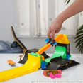 thumbnail image 2 of Skate Bus Hot Wheels Skate Tony Hawk con pista de skate y 6 tablas, 2 of 6