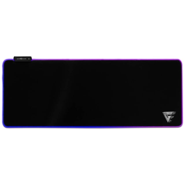 mousepad gamefactor mpg500 rgb lx extra largo microfibra negro vista frontal rectangular; alfombrilla extralarga 800 x 300 x 4 mm de microfibra negra con borde iluminado RGB, módulo de control con puerto micro USB en esquina superior izquierda y logo GameFactor en esquina inferior derecha; base de goma antideslizante, adecuada para teclado y mouse; a su tamaño también se usa frecuentemente para escritorios de juego completos y setups multitarea.