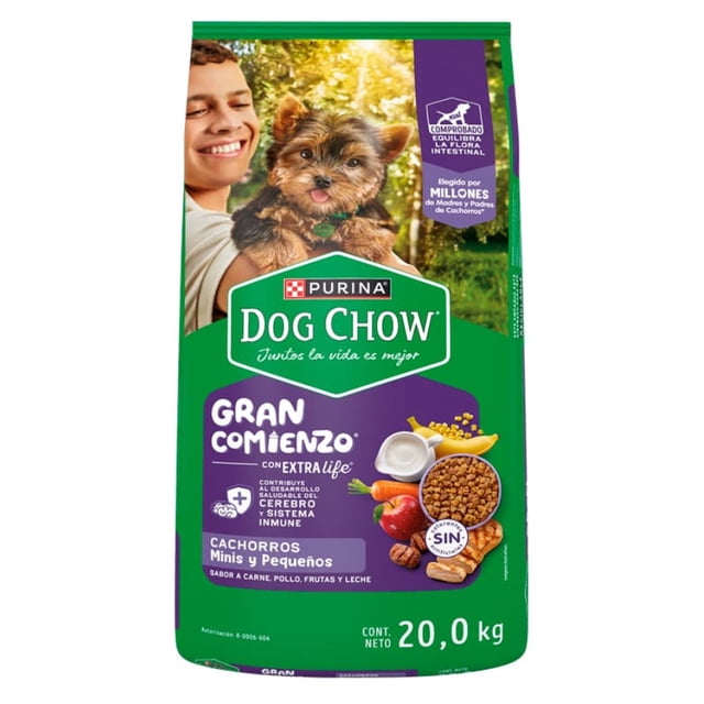 croquetas para perro dog chow cachorro razas pequeñas 20 kg. Bolsa frontal verde y morada de Dog Chow 20 kg con logotipo Purina, texto 'Gran comienzo', imagen de un cachorro pequeño tipo terrier junto a un niño sonriente, plato con croquetas y pictogramas que indican apoyo a cerebro y sistema inmune.