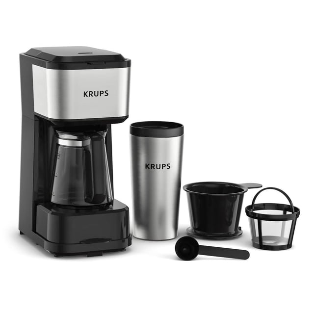 cafetera krups simply brew multi-serve con vaso 414 ml cafetera negra y acero inoxidable en vista frontal con jarra de vidrio de 414 ml, vaso térmico de acero inoxidable de doble pared de 414 ml, canasta con filtro permanente, cucharilla dosificadora y accesorio para verter manualmente; diseño compacto sin costuras sobre fondo blanco; adecuada también para preparar pequeñas cantidades para llevar en viaje.