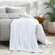 thumbnail image 4 of Manta de vellón Bare Home matrimonial/queen color blanco, 4 of 7