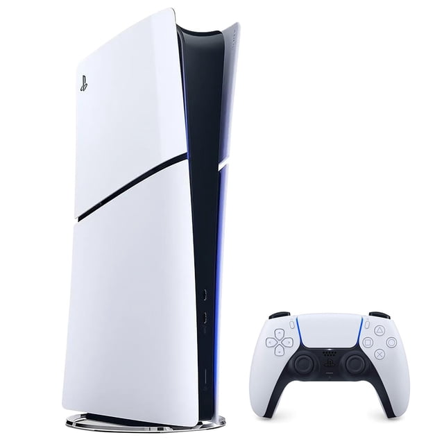 consola ps5 slim playstation 5 digital 1tb 4k 120 fps internacional 3/4 frontal de la consola blanca vertical sin soporte incluido, paneles curvos blancos con núcleo negro central y luz azul, control inalámbrico DualSense blanco a la derecha; dimensiones aprox. 358 x 80 x 216 mm y SSD 1TB según especificación; adecuada para juegos 4K y títulos compatibles a 120 fps; también suitable para configuraciones de entretenimiento compacto.