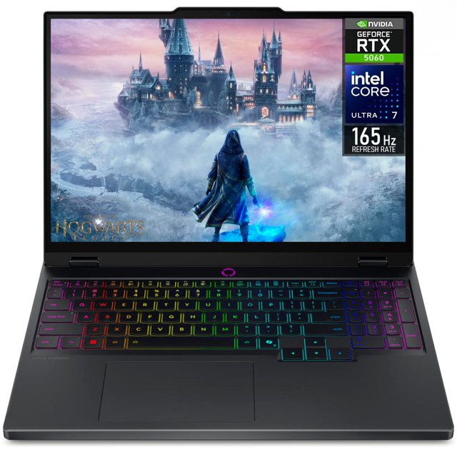 laptop gamer lenovo legion 5i geforce rtx 5060 core ultra 7 255hx 16gb ddr5 ssd 1tb 15.1" teclado ingles gaming y estudio Vista frontal centrada de la Lenovo Legion 5i negra con pantalla OLED WQXGA 15.1" (2560x1600) 165Hz, pegatinas GeForce RTX 5060 e Intel Core Ultra 7 en la esquina superior derecha, teclado en inglés retroiluminado RGB de 24 zonas visible, touchpad grande, biseles delgados y acabado mate; especificada con 16GB DDR5, SSD 1TB y conectividad WiFi 7 y Thunderbolt visible; apta también para estudio y edición móvil.