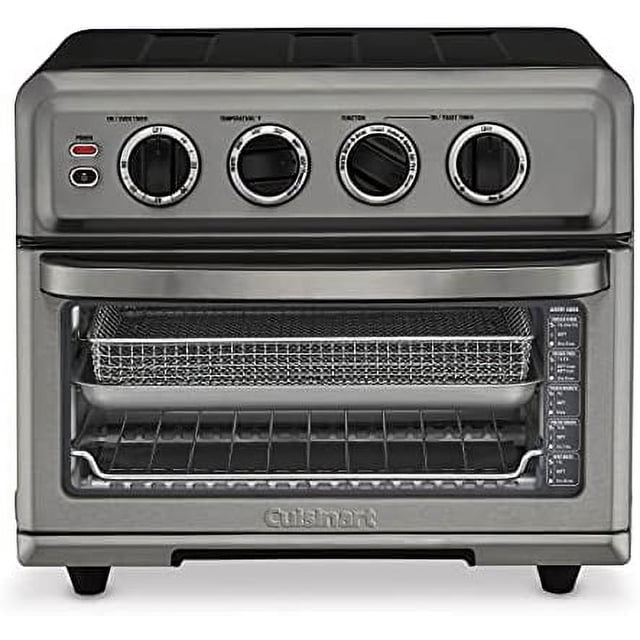 cuisinart toa-70bks airfryer oven with grill negro, vista frontal centrada de horno tostador con puerta de vidrio y manija horizontal; perillas superiores para función, temperatura y tiempo; interior con rejilla, bandeja y canasta de AirFry visibles; 8 funciones y capacidad AirFry hasta 3 lb (tem. máx. 450°F) según especificaciones; también suele usarse para recalentar y dorar porciones pequeñas.