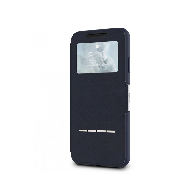 funda moshi sensecover iphone xs funda protectora para iPhone XS en negro, vista frontal 3/4 con tapa cerrada y ventana rectangular superior que muestra la hora; cubierta sensible al tacto con almohadillas SensArray visibles, hendidura horizontal decorativa y borde lateral con cierre, soporte plegable integrado para ver videos y también útil como soporte manos libres para videollamadas.
