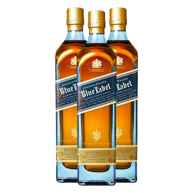 pack x 3 whisky johnnie walker blend blue label 750 ml conjunto de tres botellas frontales en 3/4, vidrio con líquido ámbar, etiqueta diagonal azul con texto Johnnie Walker Blue Label, sello dorado y tapa dorada; presentación apta para regalo o eventos.
