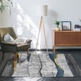 thumbnail image 1 of La Alfombra de La Sala de Estar Es Geométricamente Buena para Uso Doméstico, El Dormitorio Está Cubierto con Tapetes y La Alfombra de La Mesita de Noche Se Usa Como Tapete., 1 of 2