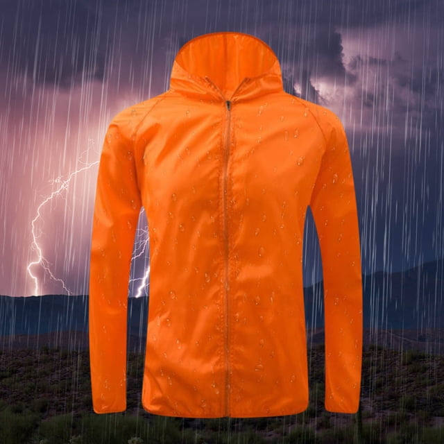 onlyliua para el hogar chaqueta impermeable transpirable con capucha para mujer chaqueta ligera chaqueta de exterior para mujer Chaqueta ligera anaranjada con capucha y cierre frontal con cremallera, vista frontal centrada; silueta recta de manga larga y tejido liso con gotas de agua visibles; fondo de lluvia que sugiere uso exterior. Apta para uso diario y a menudo usada como capa ligera para viajes.