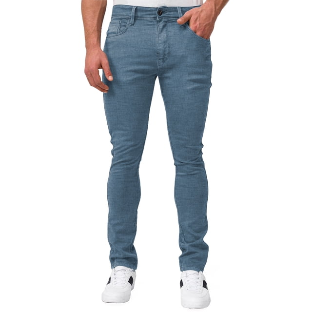 jeans para hombre shendy vendy slim fit mezclilla stretch Azul, vista frontal de cuerpo completo con ajuste slim, cierre de cremallera y botón, cinco bolsillos visibles y bolsillos traseros reforzados que permiten guardar un teléfono, mezclilla con ligera elasticidad y costuras visibles sobre fondo blanco; versátil para uso diario en temporada de frío y a menudo usado como opción cómoda para viajes cortos.