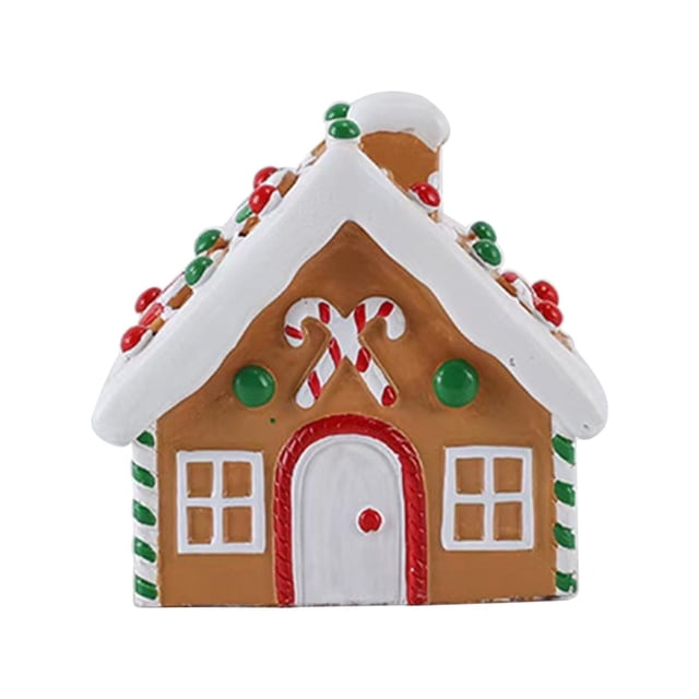 adornos navideños para casa de nieve con galletas y dulces, figuritas navideñas: figura de resina, vista frontal centrada de una casita de jengibre con techo blanco que imita glaseado, paredes color canela, ventanas y puerta enmarcadas en blanco y detalles de caramelos rojos y verdes en techo y esquinas; para colocar en estantes, mesas o como centro de mesa navideño.