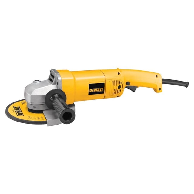amoladora angular dewalt dw840 de 7 pulgadas, 13 a, 8000 rpm, con cable — Vista lateral 3/4 de la amoladora eléctrica DEWALT amarilla; protector de disco ajustable, empuñadura lateral negra, carcasa metálica frontal, orificios de ventilación en el cuerpo y cable de alimentación trasero. A menudo se usa también para desbaste puntual en talleres.