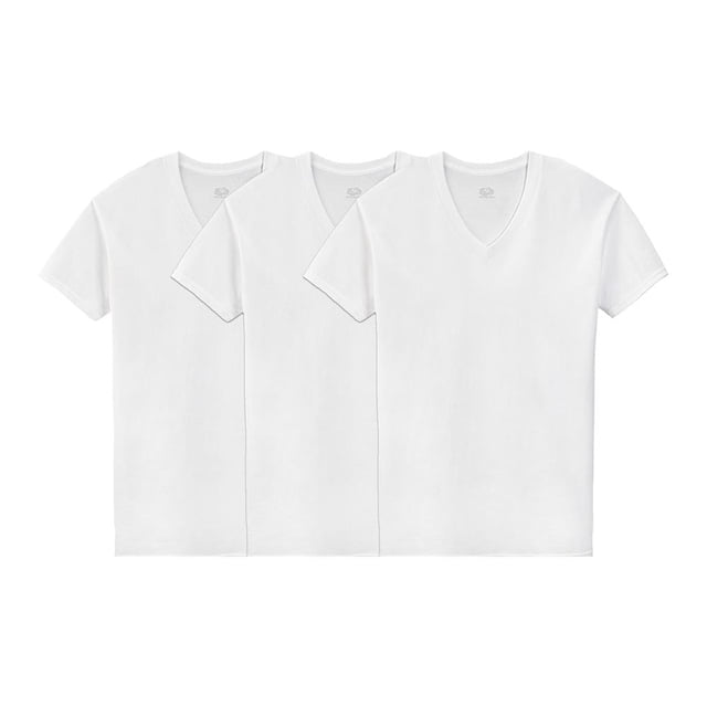 playera fruit of the loom para hombre, cuello v, algodón sustentable blanca 3 piezas — Tres playeras blancas de cuello en V colocadas frontalmente; silueta regular con mangas cortas y cuello V plano, etiqueta estampada visible, costuras recubiertas en hombros y cuello y tejido liso 100% algodón; presentación sobre fondo neutro, adecuada como camiseta interior o para uso diario.