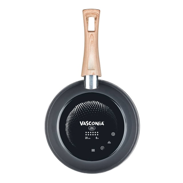 sartén ekco volcano 26 cm gris vista cenital frontal de sartén de 26 cm con cuerpo de aluminio color gris y recubrimiento antiadherente interior oscuro; mango remachado con acabado tipo madera y unión metálica, fondo plano apto para estufas de gas y eléctricas. También suele usarse para saltear porciones medianas.