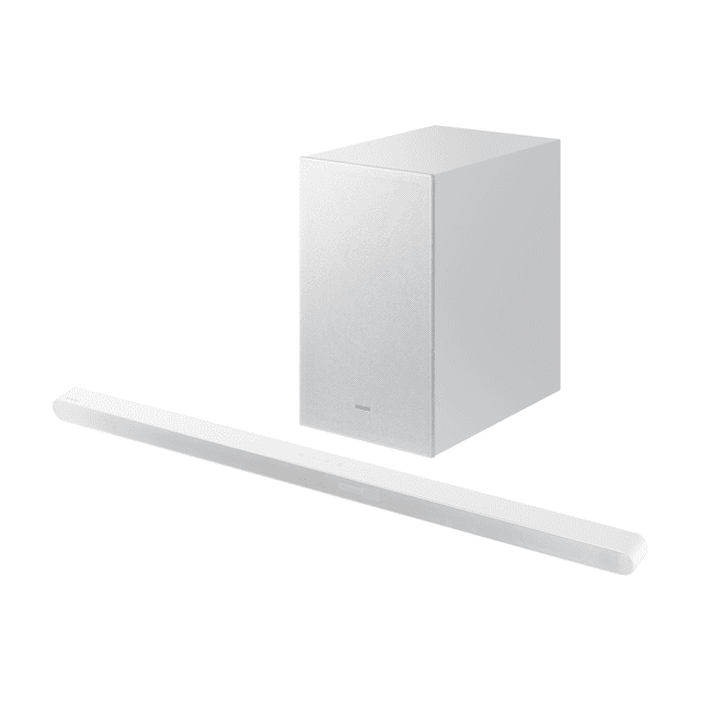 barra de sonido ultradelgada samsung 3.1 ch blanco sub woofer hw-s701d barra frontal alargada de perfil bajo con rejilla texturizada y controles táctiles discretos, acompañada de un subwoofer rectangular blanco con rejilla frontal y acabado mate sobre fondo blanco minimalista; adecuada para mejorar audio de cine en casa y suele usarse también para reproducir música en espacios pequeños.
