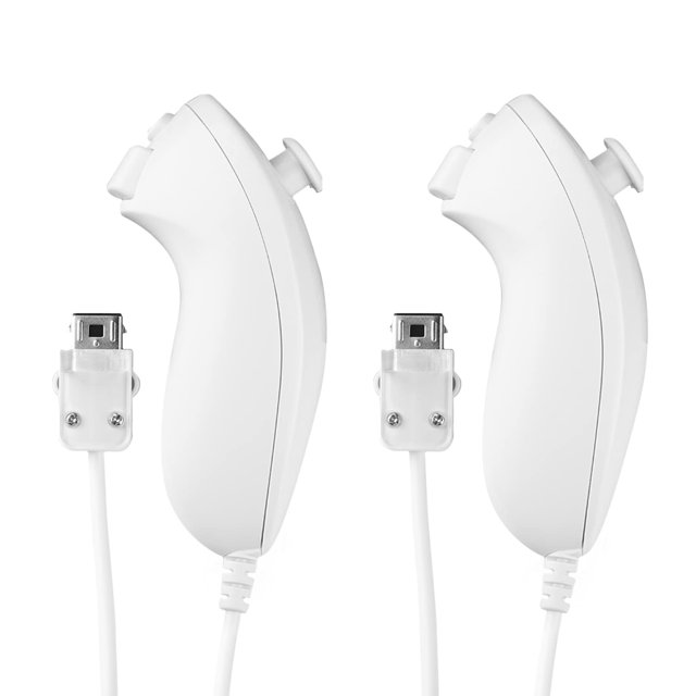 paquete de 2 mandos nunchuk para wii, mando a distancia nunchuk jostick compatible con mandos de videojuegos de nintendo wii y wii u. Par de Nunchuk blancos, vista frontal centrada; cada mando muestra joystick analógico, botones C y Z y cable con conector de 4 pines para acoplar al control Wii; diseño ergonómico apto para diestros y zurdos, a menudo usado para sesiones de retro gaming o multijugador local.
