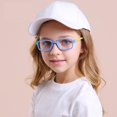thumbnail image 4 of Gafas de luz azul AetrvoHope para niños UV400 rosa claro, 4 of 7
